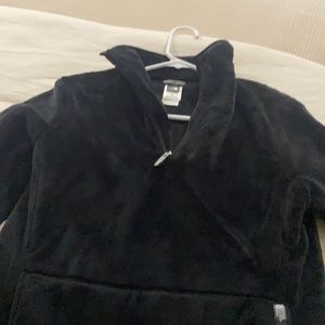 Black North Face half zip fleece